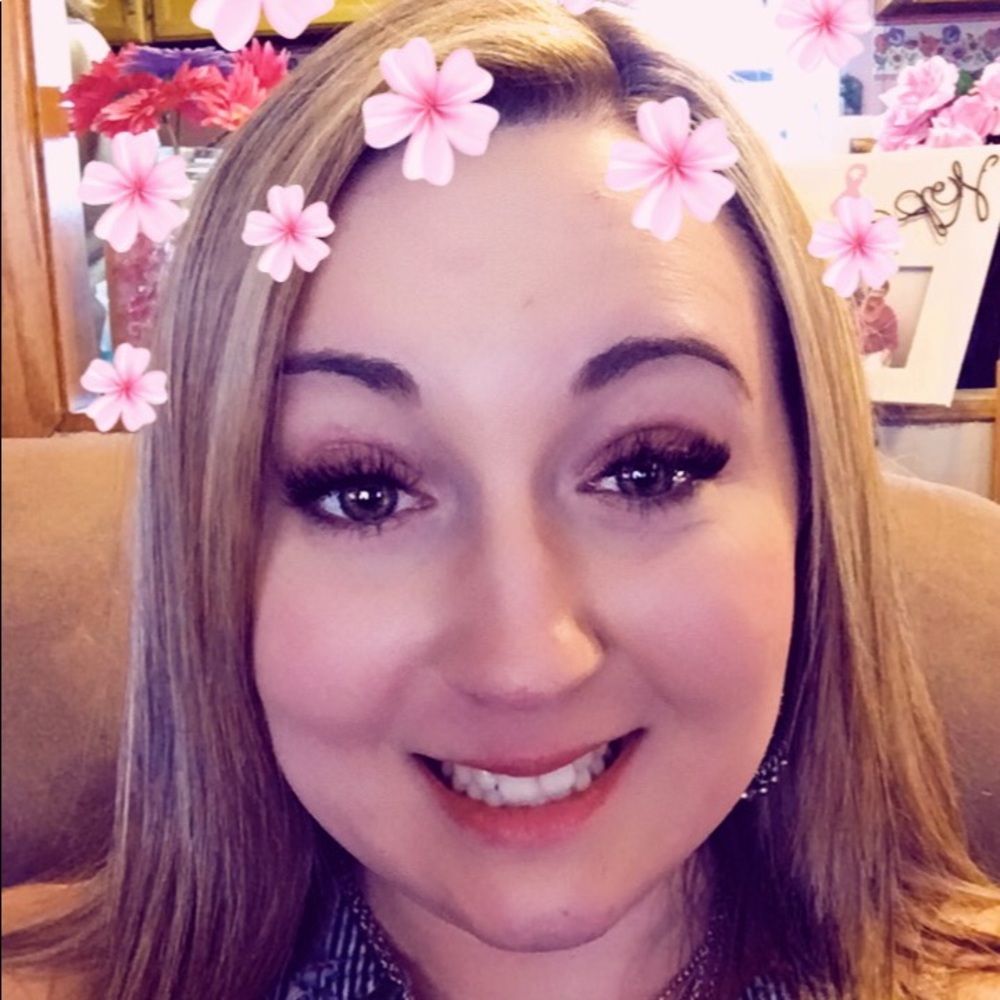 Meet your Posher, Nicole